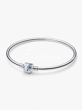 Sparkling Barrel Clasp Bangle